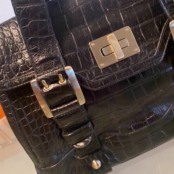Like New! Large Maxx New York croco embossed leather bag. - Picture 3 of 10